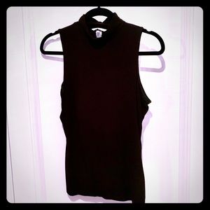 Turtleneck sleeveless top